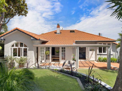 Exterior inspiration: Patio perfection in a 1930s bungalow 