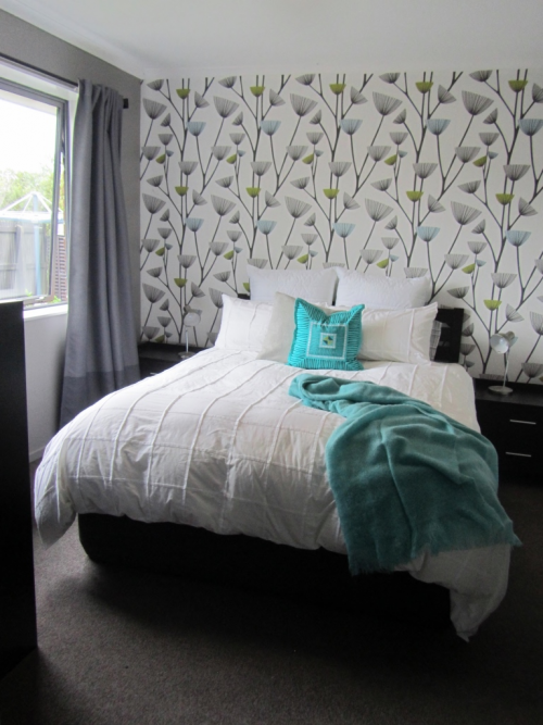 bedroom style, bedroom decor, wallpaper, retro, grey, feature wall