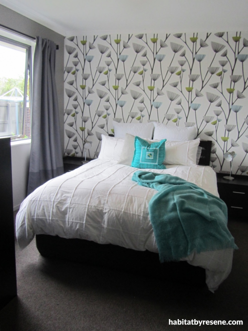 bedroom style, bedroom decor, wallpaper, retro, grey, feature wall