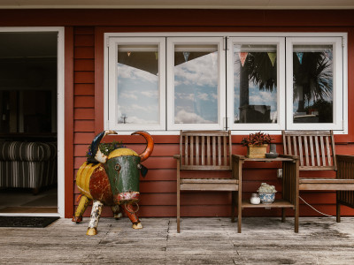 Steve and Susie keep it coastal