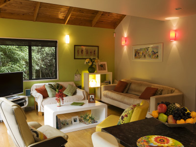 Aidan and Linda's Home of Many Colours Aidan and Linda's Home of Many Colours