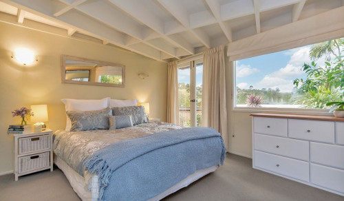 bedroom, neutrals, white, cream
