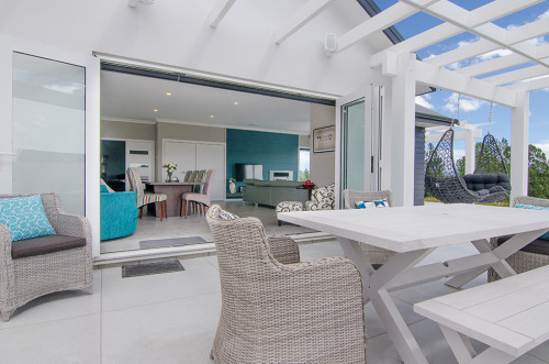 white, exterior, neutral colours for exterior, white exteriors, white homes, white houses