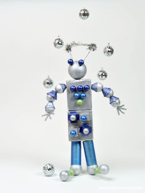 recycling project, robot, kids, children, DIY, silver paint, blue paint