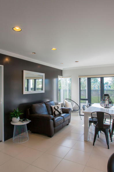 Christine and Andy go for striking yet simple Christine and Andy go for striking yet simple