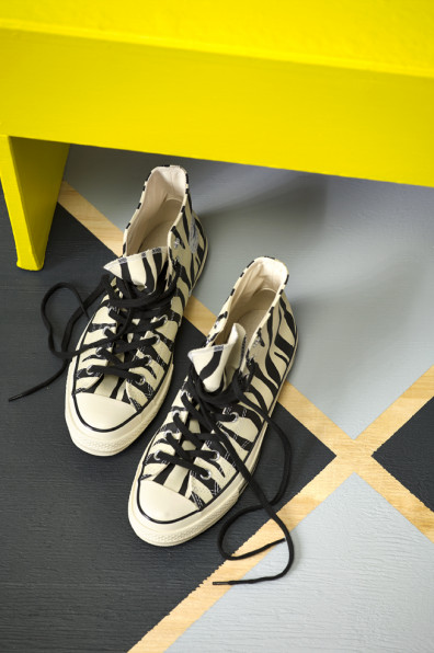  Create this sparkling entranceway