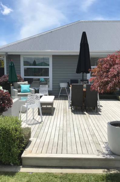 Joanne and Chris bring beachy brights to their B&B