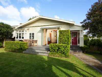 Ian and Sharon's classic mellow bungalow