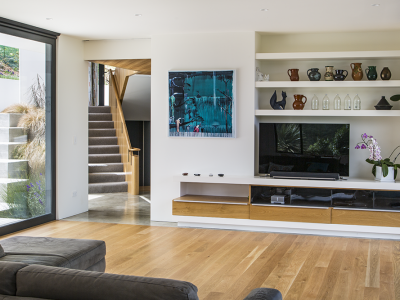 Mike and Monica’s stunning modern colour fusion Mike and Monica’s stunning modern colour fusion