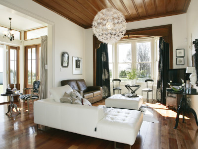 Jason and Jodie's Romantic Country House