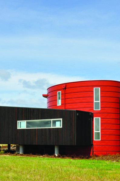 Jim and Paula's Bold Beach House Design Jim and Paula's Bold Beach House Design