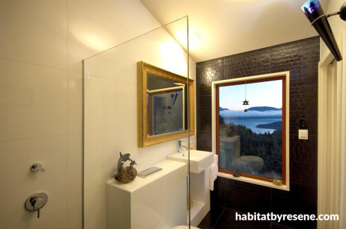 black and white bathroom, bathroom feature wall, white bathroom, black bathroom