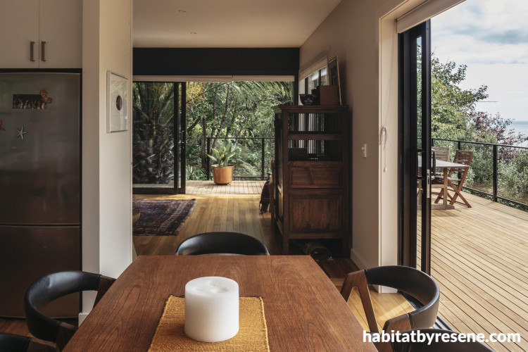 dining room, deck, indoor outdoor flow, stained deck, neutral interior, beige dining room