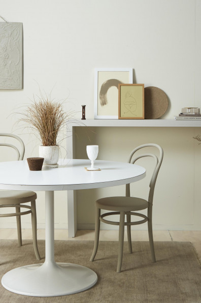 10 designer tips for making a dark room brighter