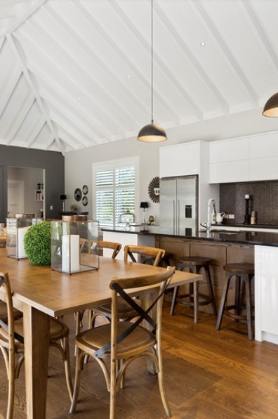 A classically-styled Matarangi bach makes the most of open-plan living