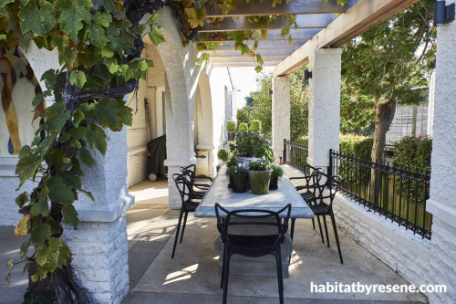 verandah, outdoor dining, alfresco, stucco, garden