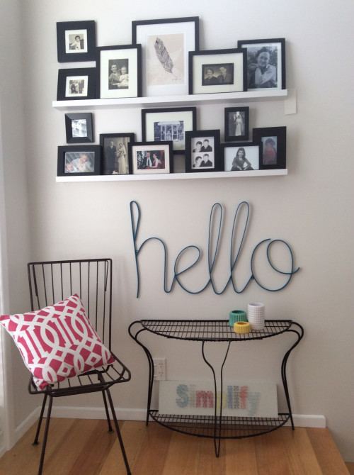 entranceway, white entranceway, shelves, picture gallery shelves