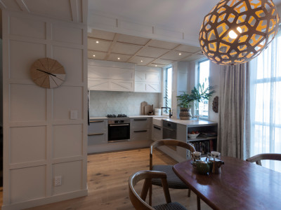 Kelly transforms a sea of vanilla into an art-inspired masterpiece