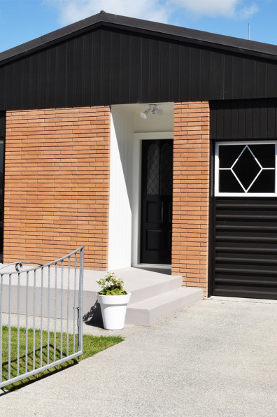 Liam’s Cambridge bungalow has been transformed by a light and earthy palette