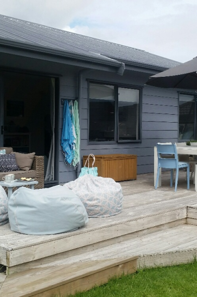 Jackie and Jeremy’s stunning upcycled bach Jackie and Jeremy’s stunning upcycled bach