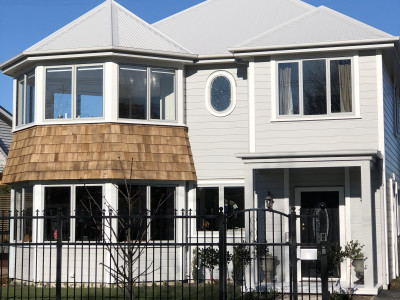 Sarah’s grand and glittering Riccarton home Sarah’s grand and glittering Riccarton home