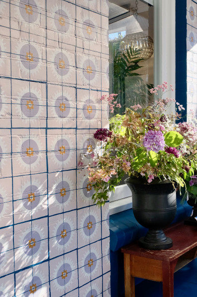 Becky’s colourful Christchurch bungalow gives us something to smile about