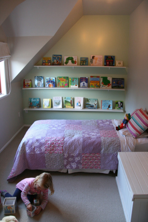 villa, children's bedroom, kids bedroom, green bedroom, green feature wall, girls bedroom