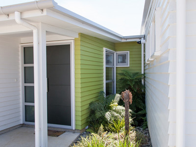 Cameron brings the wow factor in green