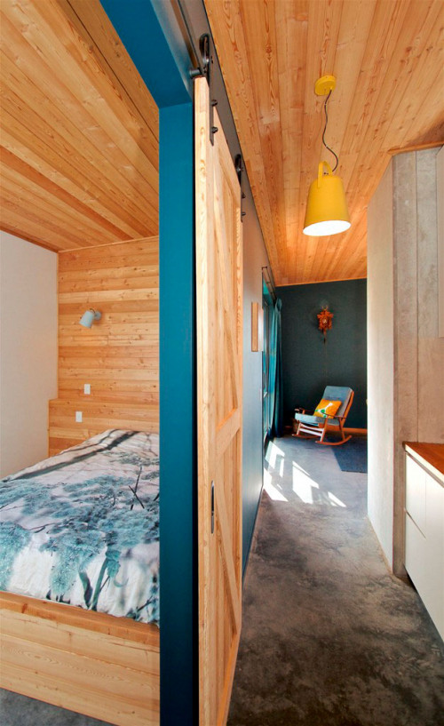 holiday cabin, timber walls, timber ceiling, resene elephant, bedroom, hallway