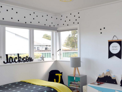 Rebecca and Sean swap 70s beige for bold colour