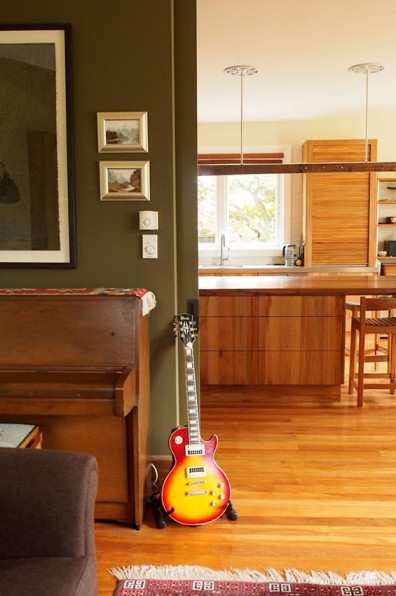 Jane and Rory bring modern earthiness to their reno Jane and Rory bring modern earthiness to their reno