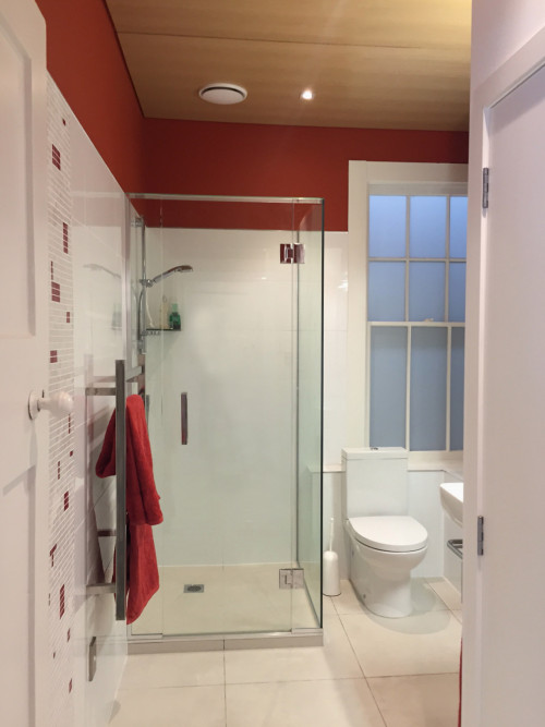 bathroom, timber ceiling, red bathroom, white and red, villa bathroom