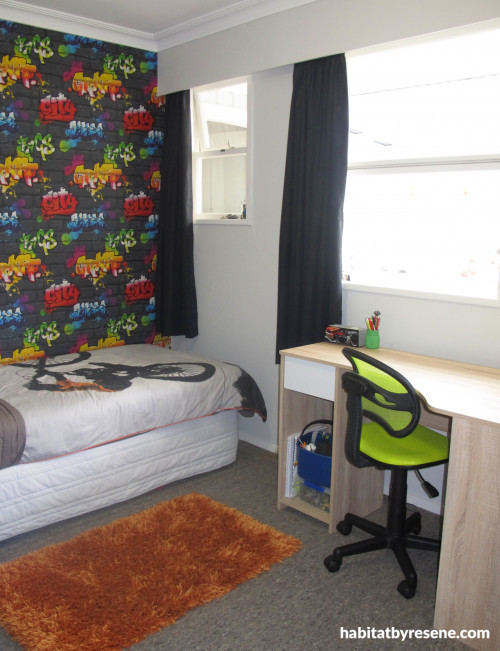 kids bedroom, children's bedroom, boy's bedroom, feature wall, wallpaper 