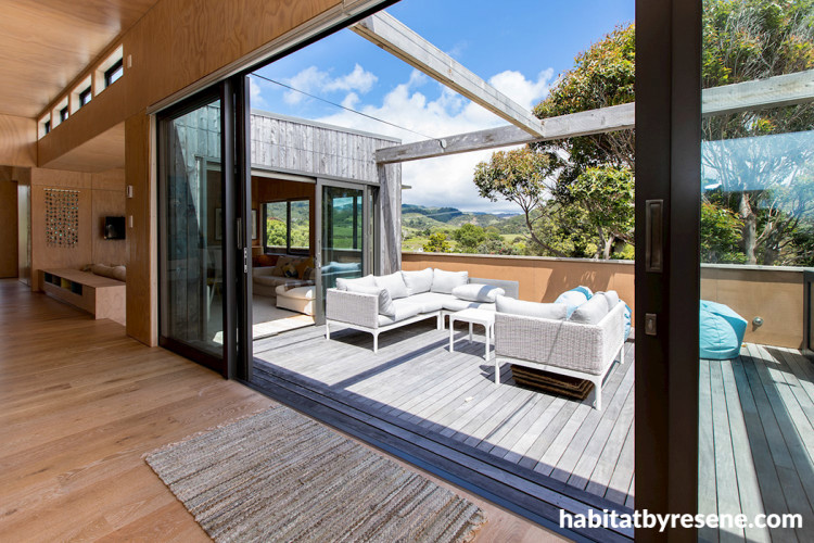 bach, white, whitewash, stains, coastal, ply, holiday homes, plywood