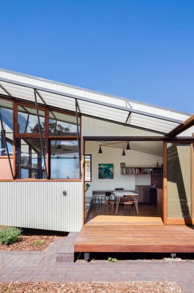 A curious cottage transforms into a contemporary haven A curious cottage transforms into a contemporary haven