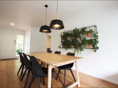 Adam’s modernised mid-mod in Napier lets the art speak for itself Adam’s modernised mid-mod in Napier lets the art speak for itself