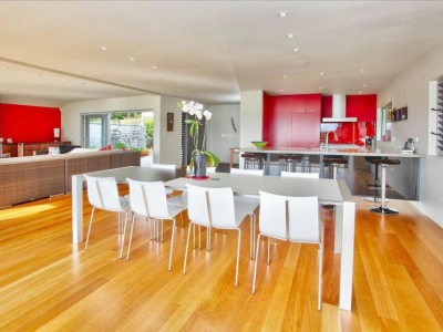 Jeff and Karen Choose Fun Colours for their Pacific Island Haven