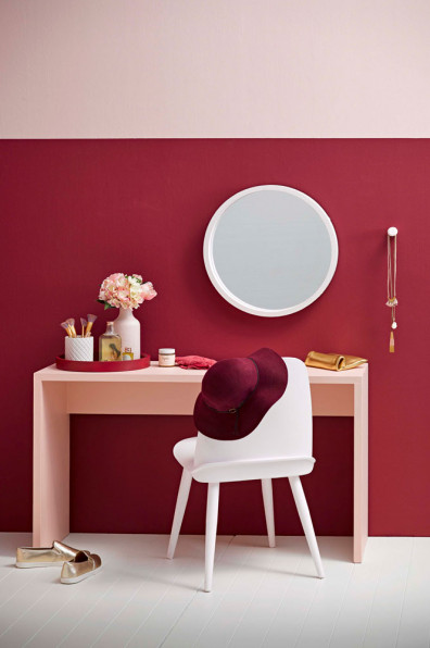 Rethinking pink and red walls Rethinking pink and red walls