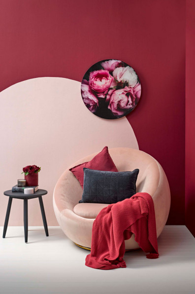 Rethinking pink and red walls Rethinking pink and red walls