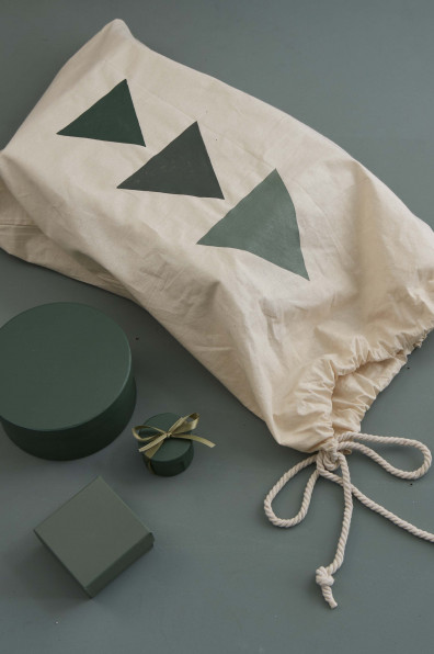 Gift yourself a colourful Christmas