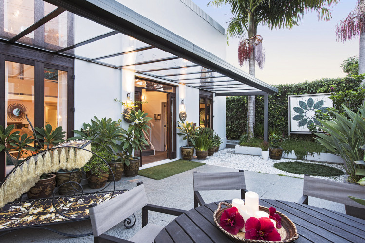 Sally’s secret walled garden hideaway | Habitat by Resene