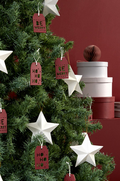 Getting a cohesive holiday look need not break the bank