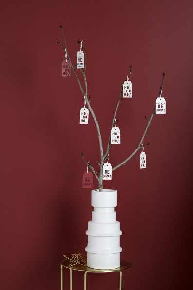 Getting a cohesive holiday look need not break the bank