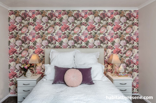 wallpaper feature wall, floral wallpaper, floral feature wall, floral bedroom, wallpaper inspiration