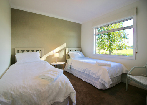 bedroom, white, neutrals, white bedrooms
