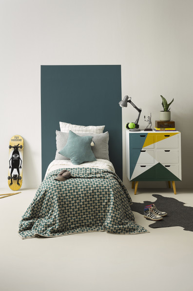 Easy ways to reclaim the old as new and incorporate upcycling into your décor Easy ways to reclaim the old as new and incorporate upcycling into your décor