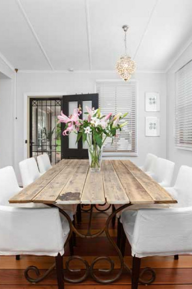 Georgian-style heritage home gets a light and breezy refresh with Resene Double Sea Fog Georgian-style heritage home gets a light and breezy refresh with Resene Double Sea Fog