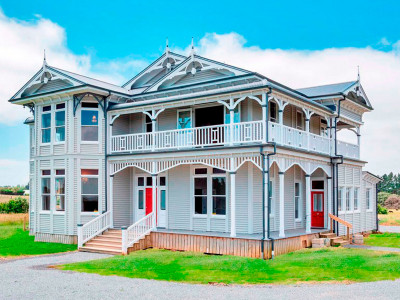 Three storey 110-year-old villa is rejuvenated with Resene paints after surviving tornado and 600km relocation Three storey 110-year-old villa is rejuvenated with Resene paints after surviving tornado and 600km relocation