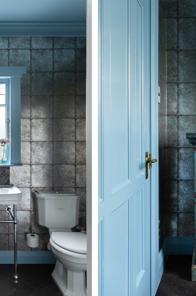 What a transformation! Elegant Resene silver greys and blues take this 1930s Takapuna home from tired to triumph What a transformation! Elegant Resene silver greys and blues take this 1930s Takapuna home from tired to triumph