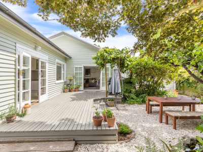Laura and Jarred bring a colour boost to this beautiful Californian bungalow